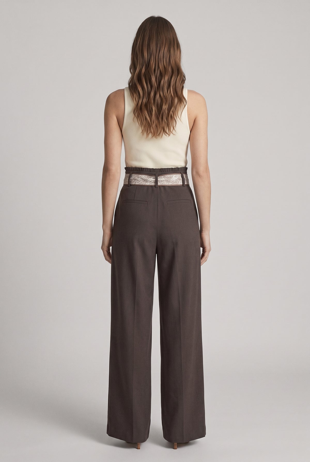 Pantaloni Sartoriali · Marrone Scuro con Cintura Paisley