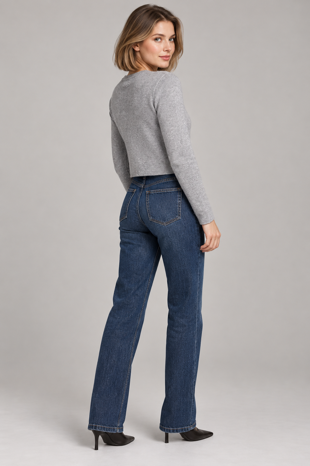 Cardigan grigio con bottoni dorati
